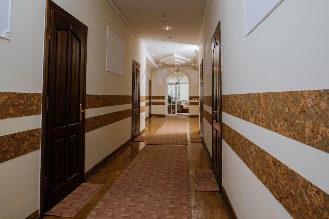 Villa Viktoriya Hotel Трускавец Екстериор снимка